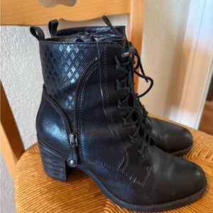 Earth Black Ankle Zipper and Lace-Up Booties